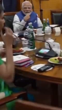 Poland सरकार के साथ पीएम मोदी ने की द्विपक्षीय बैठक | ABP Shorts