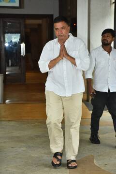 Shah Rukh Khan, Aamir Khan & Other B-Town Celebs Attend Photographer Pradeep Bandekar's Prayer Meet