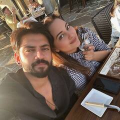 वेकेशन पर पति जहीर इकबाल संग रोमांटिक हुईं सोनाक्षी सिन्हा, तस्वीरें शेयर कर बोलीं - ‘घर वहीं है जहां दिल है’