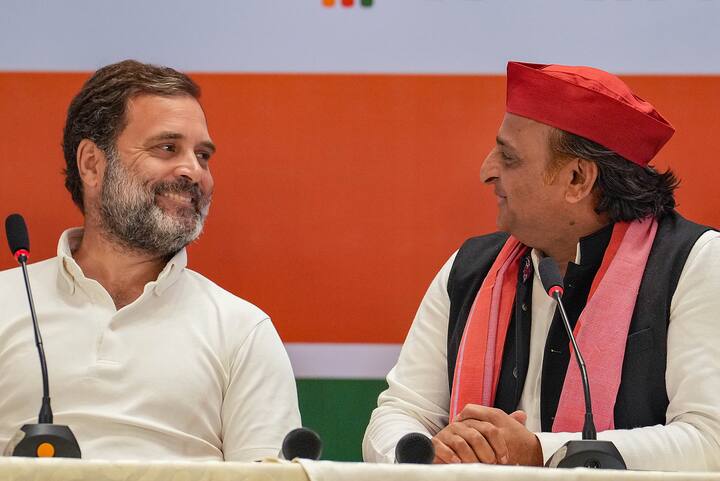 यूपी उप-चुनाव से पहले आए सर्वे से यह भी पता चला कि राहुल गांधी और अखिलेश यादव की पॉपुलैरिटी का ग्राफ/मीटर लोगों के बीच देश में चढ़ा ही है.