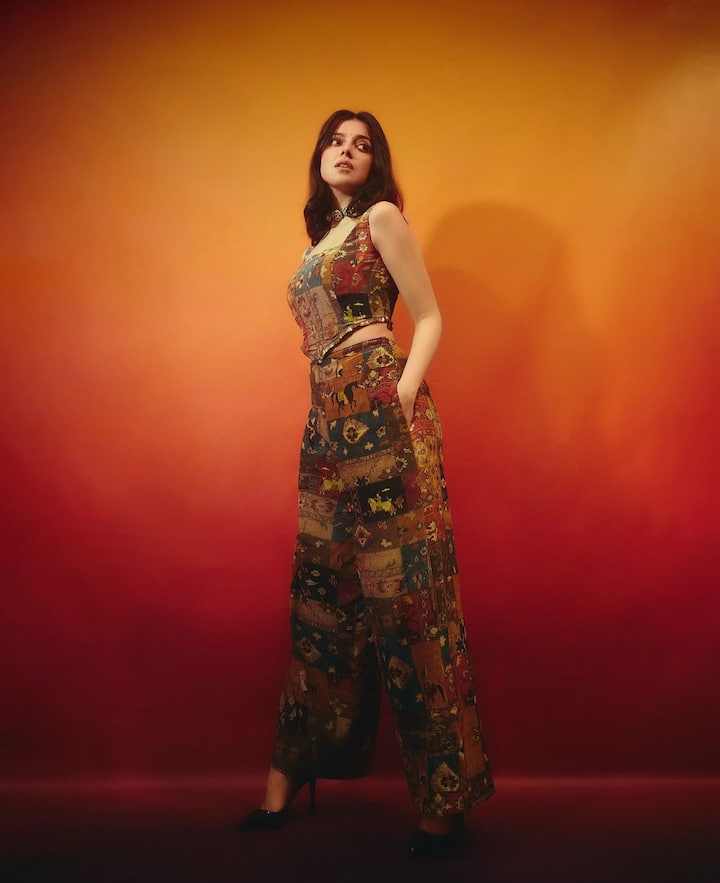 Divya Khosla treated fans with pictures in a printed ethnic outfit.