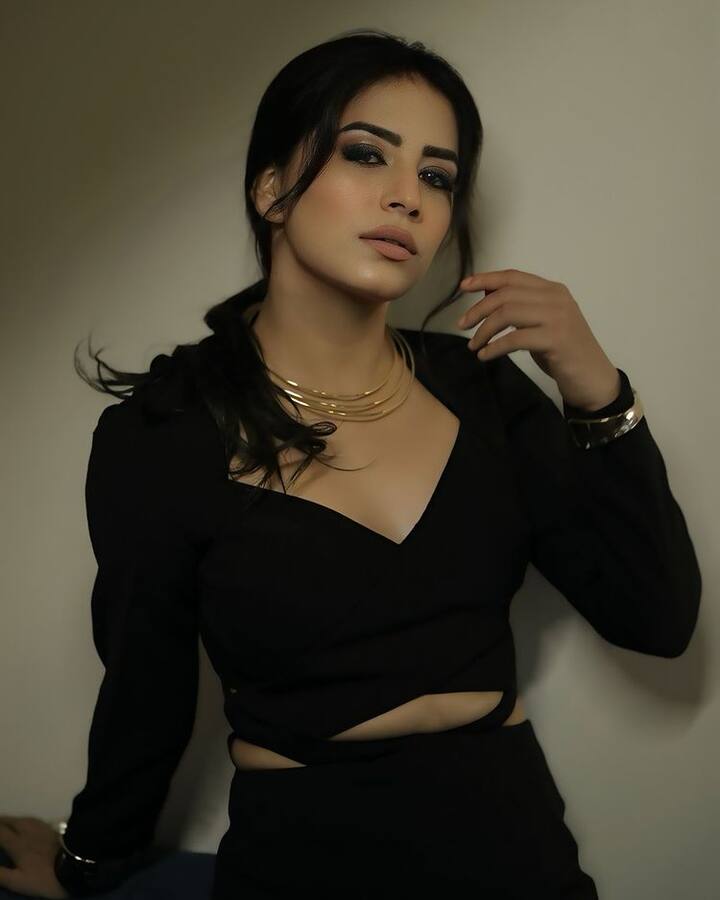 ભૂમિકા ગુરંગ 'નિમકી મુખિયા'ના નામથી ઘર ઘરમાં ફેમસ થઈ હતી. અભિનેત્રી તેના સ્ટાઈલિશ આઉટફિટના કારણે ચર્ચામાં રહે છે.