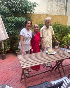 Suhasini Maniratnam: 90 ఏళ్ల వయసులోనూ చలాకీగా సుహాసిని తల్లి - ఆవిడ బర్త్ డే సెలబ్రేషన్స్‌లో ఆ ఇద్దరు ఎవరో గుర్తు పట్టారా?