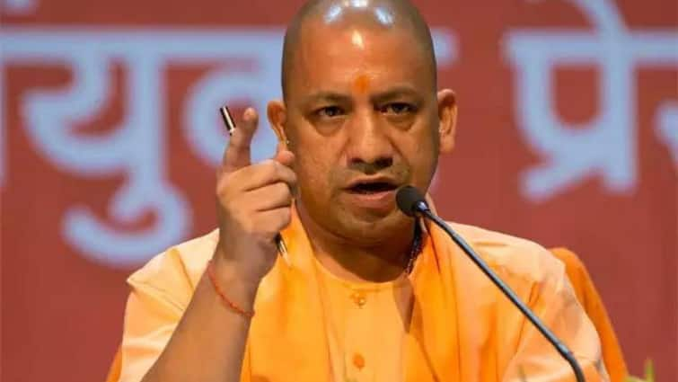 Uttar Pradesh News 13 lakh Govt employees may lose August salaries due to This order Details here Uttar Pradesh: ஒரு மாதம் சம்பளத்தை இழக்கும் 13 லட்சம் அரசு ஊழியர்கள்? - உ.பி. அரசு அதிரடி! ஏன்?