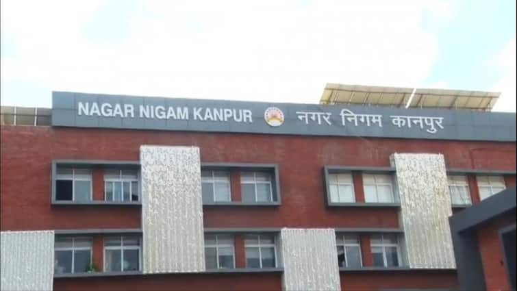 Kanpur Municipal Corporation Collect two crore taxes every day after Backwardness in house tax collection ann हाउस टैक्स वसूली में पिछड़ा कानपुर नगर निगम, अब हर दिन 2 करोड़ वसूल कर करेगा टारगेट पूरा