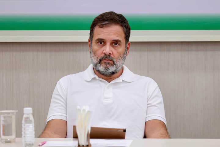 यह पूछे जाने पर कि नरेंद्र मोदी के बाद पीएम के लिए आप किसे चुनेंगे? सर्वे में 28.6 फीसदी लोगों ने रायबरेली से कांग्रेस सांसद राहुल गांधी का नाम लिया.