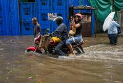 Weather Update: তুমুল বৃষ্টিতে ভাসবে বাংলা- কী বলছে আবহাওয়ার পূর্বাভাস?