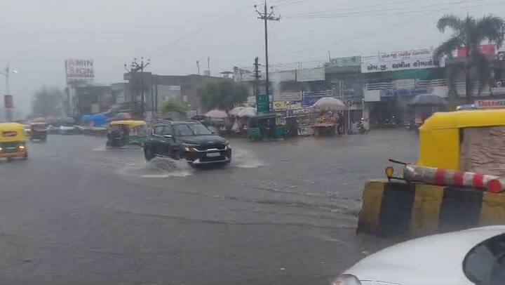 Heavy rainfall Gujarat: આજે અમરેલી, ભાવનગર, બોટાદ, સુરેન્દ્રનગર, અમદાવાદ, સાબરકાંઠા, અરવલ્લી, મહીસાગર, પંચમહાલ, ભરૂચ અને સુરત જિલ્લામાં ભારે વરસાદની આગાહી કરવામાં આવી છે.