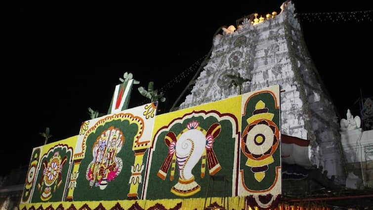 ttd important instructions to devotees while tirumala darshan tickets booking Tirumala News: తిరుమల టికెట్లు ఇలా బుక్ చేసుకుంటున్నారా? అదొక స్కామ్! టీటీడీ హెచ్చరిక