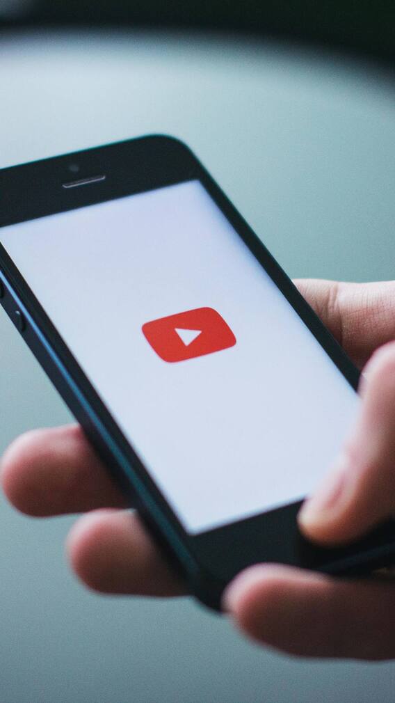 Youtube પર કોને મળે છે ગોલ્ડન બટન, કેટલી થાય છે કમાણી?