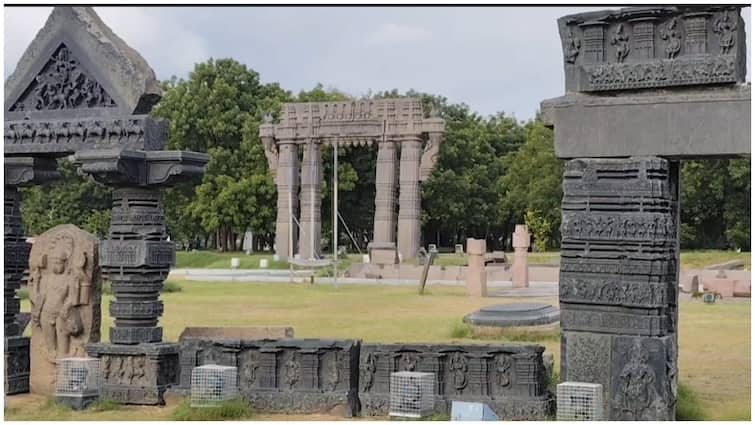 History Behind Kakatiya Kala Thoranam testament to the power of the Kakatiya Empire even today Telangana News: ఢిల్లీ సుల్తాన్‌ల దాడులు తట్టుకొని నేటికీ ఠీవీగా నిలబడ్డ కాకతీయ కళాతోరణం హిస్టరీ తెలుసా?