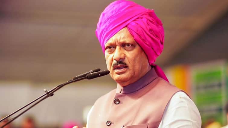 Ajit Pawar NCP Big news Ajit Pawar's NCP is preparing to contest 7 seats in Mumbai Maharashtra Politics Marathi News Ajit Pawar NCP : मोठी बातमी : अजित पवारांच्या राष्ट्रवादीकडून मुंबईतील 7 जागा लढवण्याची तयारी