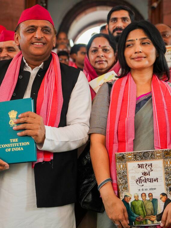 अखिलेश यादव के परिवार में कौन कौन हैं?