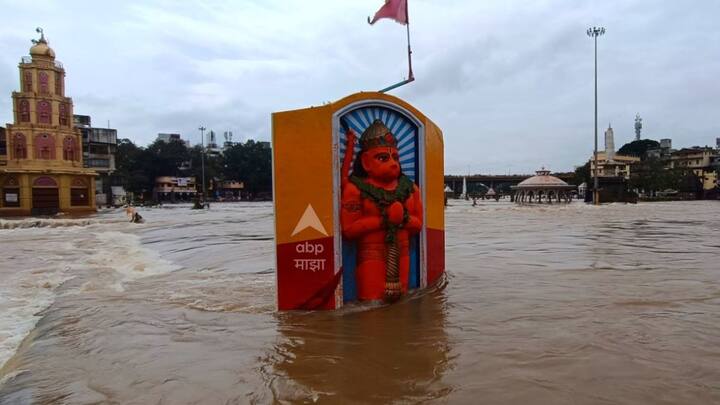 Nashik Rain Update : गेल्या तीन ते चार दिवसांपासून नाशिक शहरासह जिल्ह्यात मुसळधार पाऊस सुरु आहे. यामुळे गोदावरी नदीपात्रात कमालीची वाढ झाली आहे.