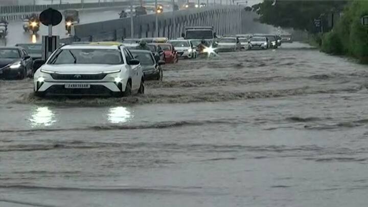 Ahmedabad Rain: માત્ર દોઢ ઈંચ વરસાદમાં જ અમદાવાદમાં જળબંબાકારની સ્થિતિ, જુઓ તસવીરો