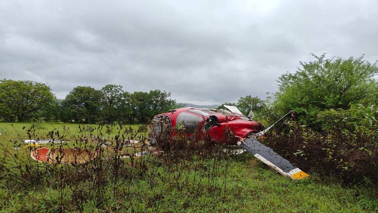 Pune Helicopter Crash With 4 persons On Board Amid Heavy Rain know more details here பலமாக வீசிய காற்று.. புனேவில் விபத்தில் சிக்கிய ஹெலிகாப்டர்.. பயணம் செய்த 4 பேரின் நிலை என்ன?