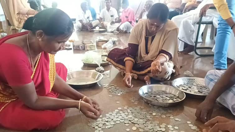 4.71 lakh cash, 31 grams of gold, tribute in Kaniyamman's bill ரூ.4.71 லட்சம், 31 கிராம் தங்கம்: காணியம்மன் கோவில் உண்டியலில் விழுந்த காணிக்கை