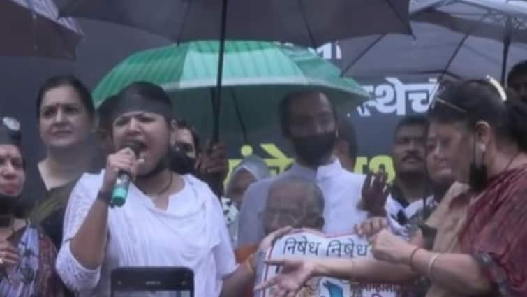 Uddhav, Sanjay Raut Take To Streets in Rain As MVA Protests Against Badlapur Sexual Assault Case