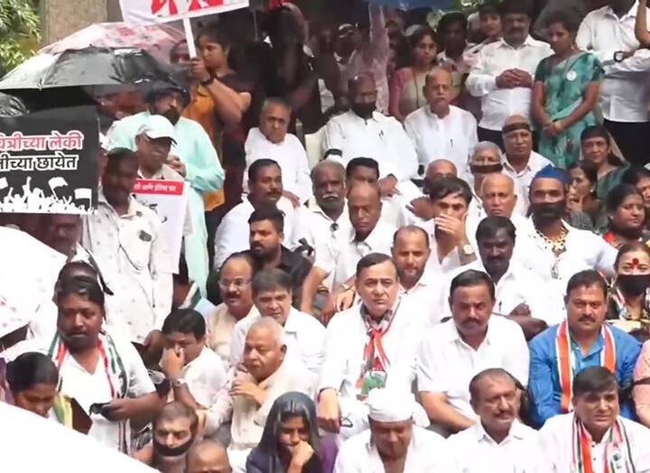 पुण्यात खासदार शरद पवार, खासदार सुप्रिया सुळे यांच्या नेतृत्त्वात हे आंदोलन करण्यात आले.