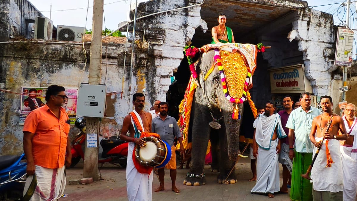 அரோகரா அரோகரா.. பக்தர்களின் கோஷம் அதிர ஆவணி திருவிழா கொடியேற்றத்துடன் தொடக்கம்..