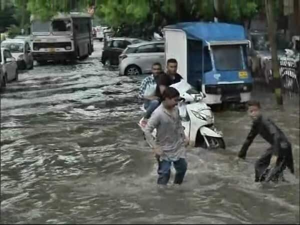 According to the forecast of the Meteorological Department, there will be heavy rain in Gujarat for the next 5 days Gujarat Rain Weather: રાજ્યના આ 8 જિલ્લામાં અતિભારે વરસાદની આગાહી, હવામાન વિભાગે આપ્યું એલર્ટ