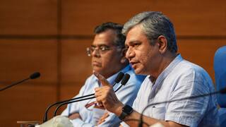 BSF जवानों के लिए गंदी बोगी के मामले ने पकड़ा तूल, रेलवे के अधिकारियों पर गिरी गाज, जानें क्या बोले अश्विनी बैष्णव