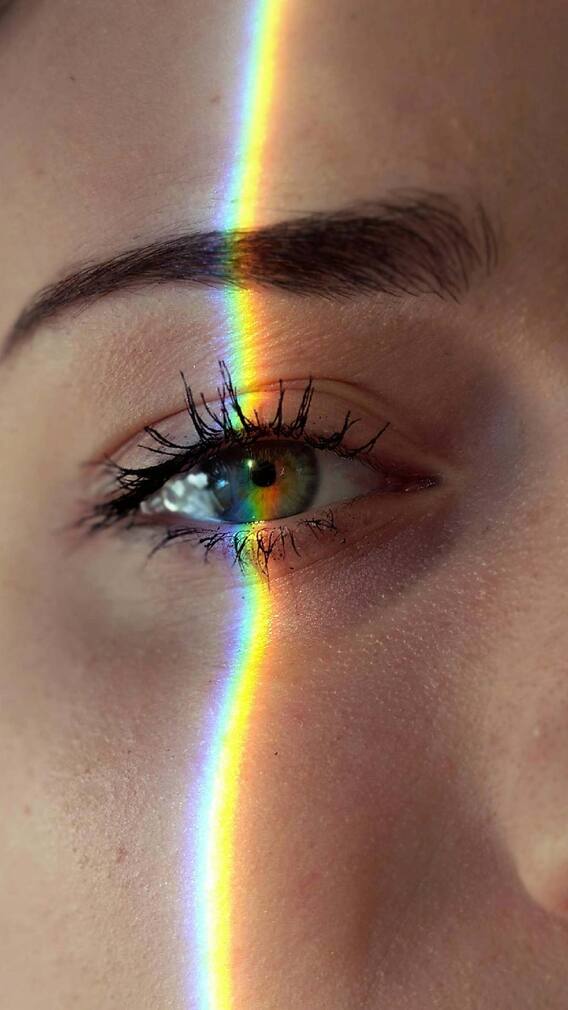 डोळ्यांची दृष्टी सुधारण्यासाठी आहारात करा 'या' गोष्टींचा समावेश!