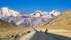 Ladakh Tour: आईआरसीटीसी लद्दाख के लिए लाया 7 दिन का स्पेशल टूर पैकेज, जानें कितना लगेगा खर्च