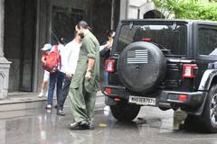 पापा सैफ और मॉम करीना के साथ नाना-नानी के घर पहुंचे तैमूर-जेह, एक्टर के पठानी लुक ने खींचा फैंस का ध्यान