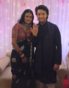 कौन हैं 'शाका-लाका बूम-बूम' फेम Kinshuk Vaidya की होने वाली दुल्हनिया? यहां जानें