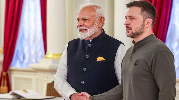 Vladimir Putin Russia Narendra Modi India Volodymyr Zelensky Ukraine War Trade Conflict 'व्लादिमीर पुतिन तो नरेंद्र मोदी का भी...', इंडियन PM के 'बेस्ट फ्रेंड' पर जेलेंस्की का बड़ा दावा, जानें- और क्या बोले