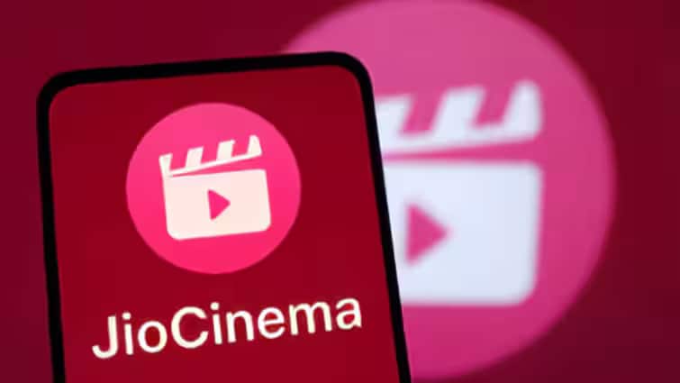 jiocinema technical issue users are getting logged out automatically know details read article in Gujarati શું 22 ઓગસ્ટના રોજ JioCinema એપમાંથી યુઝર્સ આપમેળે લોગ આઉટ થઈ રહ્યા હતા? કંપનીએ આપ્યો જવાબ- સિસ્ટમમાં કોઈ ખામી જોવા મળી નથી