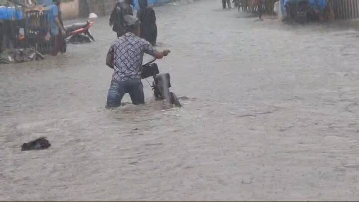 अशातच, भिवंडी शहर आणि ग्रामीण भागात दुपारपासून मुसळधार पावसाने जोरदार हजेरी लावलीय.