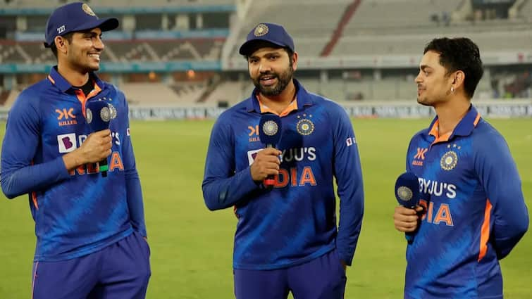 ishan kishan trolled rohit sharma for being dropped despite scoring double century against bangladesh watch video Watch: जब कप्तान होने पर भी बुरी तरह ट्रोल हुए रोहित शर्मा, डबल सेंचुरी के सवाल पर ईशान किशन ने लगाई थी क्लास