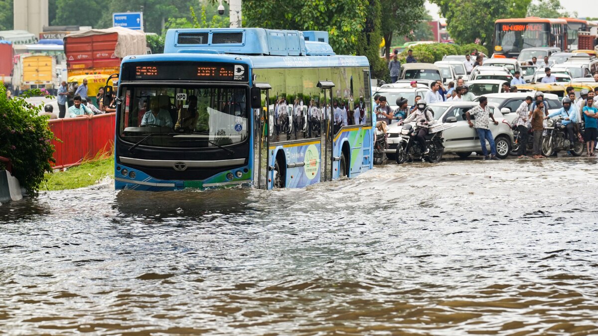 Delhi Weather: दिल्ली में टूटे 10 साल के रिकॉर्ड, अगस्त में हुई 274 MM बारिश, जानें- कब हुई सबसे ज्यादा बारिश?