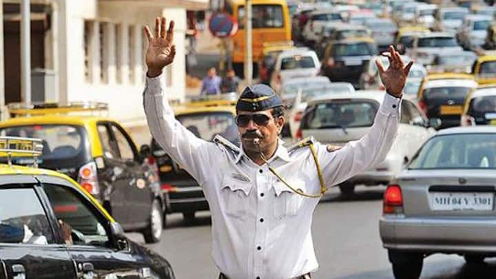 इसके बाद ट्रैफिक पुलिस द्वारा आपकी शिकायत पर कार्रवाई की जाएगी और संबंधित जगह जाकर उसे ट्रैफिक को हटवाया जाएगा.