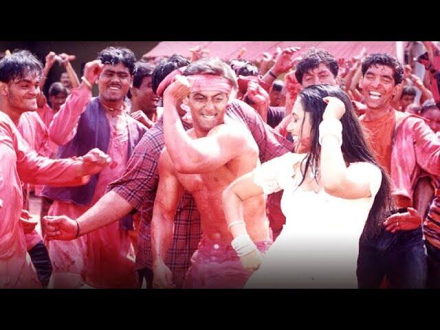 चांदी की डाल पर सोने का मोर - सलमान खान और रानी मुखर्जी स्टारर फिल्म ‘हैलो ब्रदर’ का ये गाना भी दही हांडी के लिए एकदम परफेक्ट है.