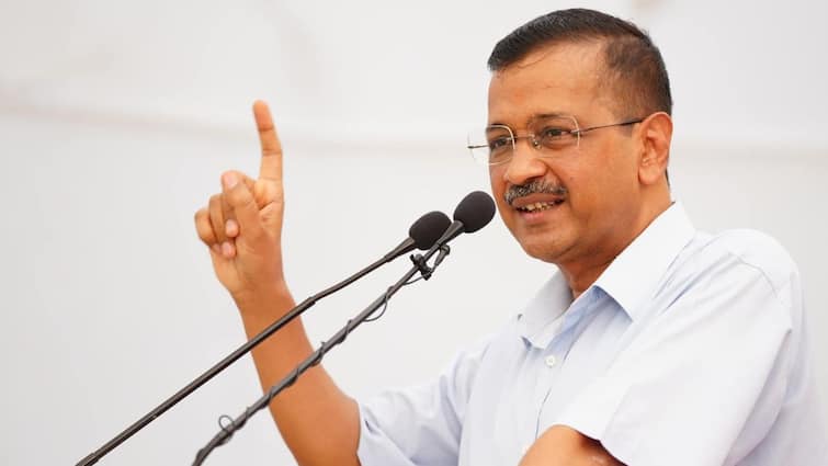 AAP announces third candidate of Arvind Kejriwal for Maharashtra Legislative Assembly Maharashtra Politics Marathi News 'आप'ने महाराष्ट्र विधानसभेसाठी शड्डू ठोकला, अरविंद केजरीवालांचा तिसरा उमेदवार जाहीर