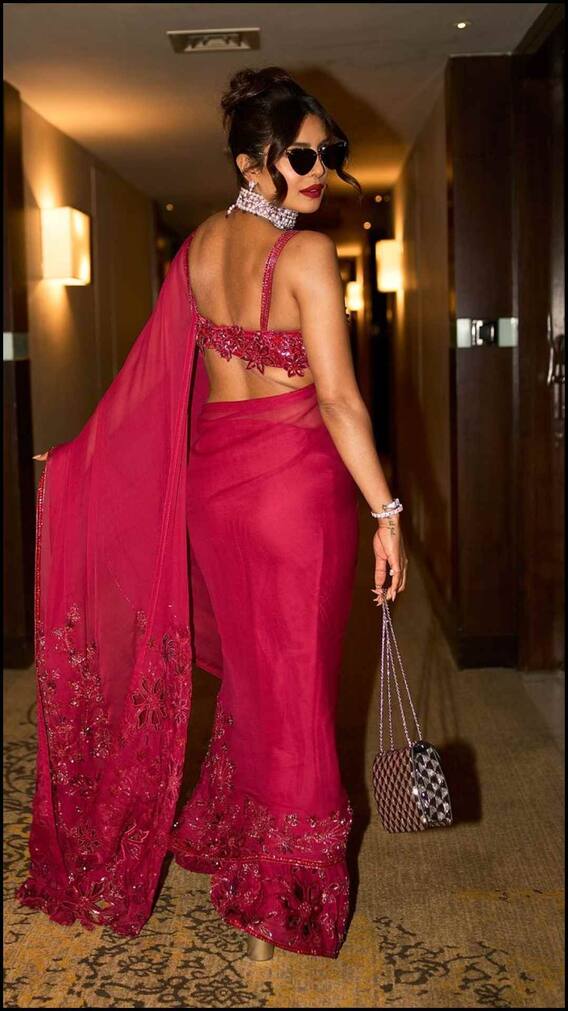 देसी लुक में मॉर्डन का तड़का लगा हुस्न की मल्लिका लगीं प्रियंका चोपड़ा