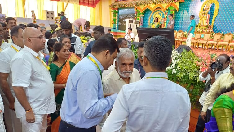 All the people from all walks of life accepted this conference which was taken to Tamil Nadu Chief Minister Murugan தமிழக முதல்வர் முருகனுக்கு எடுக்கின்ற  இந்த மாநாட்டை அனைத்து தரப்பு மக்களும் ஏற்றுக்கொண்டனர் - அமைச்சர் சேகர்பாபு