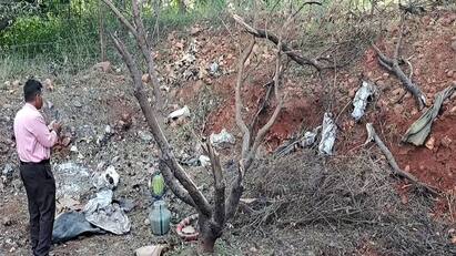 Two people died in an accident while making explosives near Natham. நத்தம் அருகே வெடி தயாரிக்கும் போது ஏற்பட்ட விபத்தில் இருவர் பலி