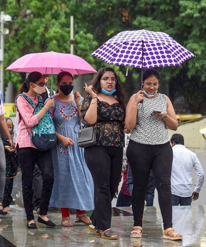 मौसम विभाग ने रविवार को आसमान में बादल छाए रहने और मध्यम बारिश की संभावना जताई है. अधिकतम और न्यूनतम तापमान 35 और 26 डिग्री सेल्सियस के आसपास रहने की संभावना है.