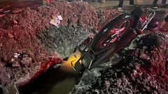 नाशिककरांनो सावधान! पावसात वाहनं सावकाश चालवा, पाईपलाईनसाठी खोदलेल्या खड्ड्यात दुचाकीस्वार पडला, अन्...