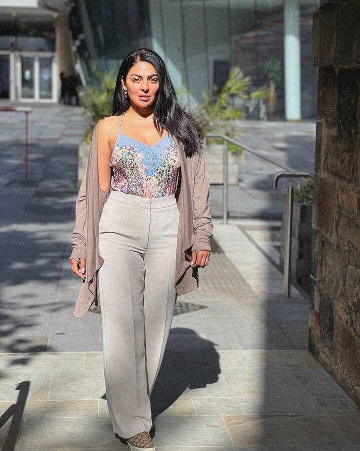 नीरू ने अपने करियर में पंजाबी के कई सुपरस्टार्स के साथ काम किया है. आखिरी बार वो दिलजीत दोसांझ के साथ ‘जट एंड जूलियट 3’ में नजर आई थी.