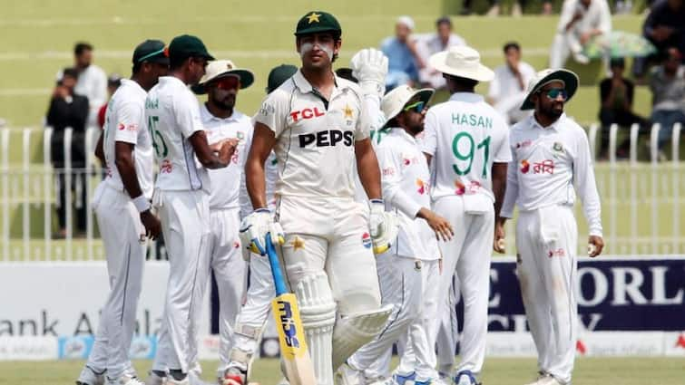 pakistan lost match against bangladesh world test championship points table update PAK vs BAN PAK vs BAN: बांग्लादेश से पहली बार हारकर पाकिस्तान ने कटवाई नाक, पॉइंट्स टेबल में हो गया भारी नुकसान