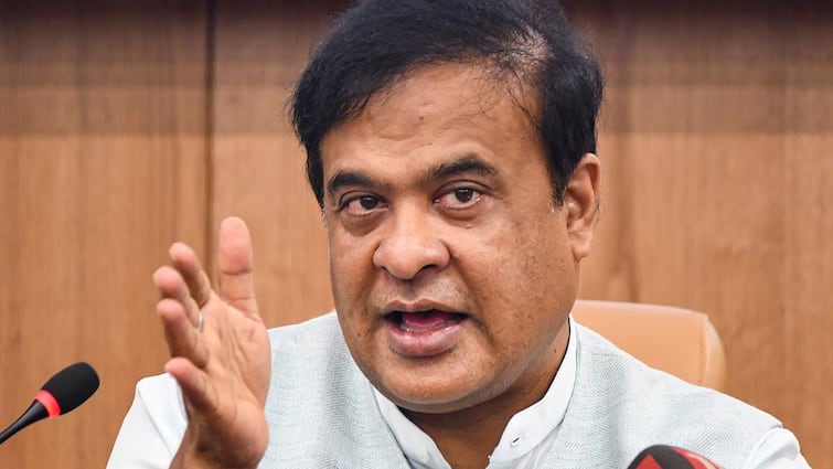 Assam news Himanta Biswa Sarma Opposition Parties File Police Complaint miya muslim remark 18 Opposition Parties In Assam File Police Complaint Against CM Himanta For 'Promoting Enmity'