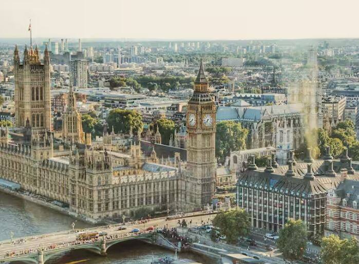 ਬ੍ਰਿਟਿਸ਼ ਕੰਪਨੀ ਹੈਨਲੇ ਐਂਡ ਪਾਰਟਨਰਸ ਨੇ ਇਕ ਰਿਪੋਰਟ ਤਿਆਰ ਕੀਤੀ ਹੈ, ਜਿਸ ਵਿਚ ਦੁਨੀਆ ਦੇ ਸਭ ਤੋਂ ਅਮੀਰ ਸ਼ਹਿਰਾਂ ਦਾ ਨਾਂਅ ਲਿਆ ਗਿਆ ਹੈ। ਤੁਹਾਨੂੰ ਇਹ ਜਾਣ ਕੇ ਹੈਰਾਨੀ ਹੋਵੇਗੀ ਕਿ ਇਸ ਸੂਚੀ ਵਿੱਚ ਭਾਰਤ ਦਾ ਸਿਰਫ਼ ਇੱਕ ਸ਼ਹਿਰ ਸ਼ਾਮਲ ਹੈ।