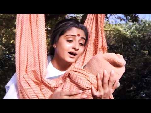 यशोदा का नंदलाला – इस गाने में आपको यशोदा मैया और कान्हा के बीच का अपार प्रेम देखने को मिलेगा. जो जन्माष्टी के लिए बेस्ट है.