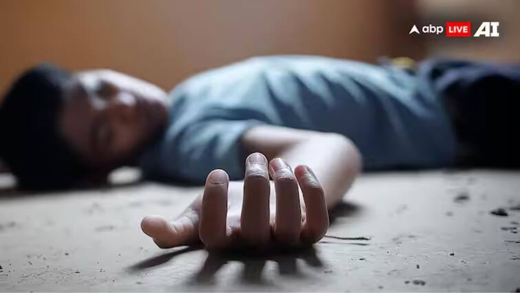 Guna double murder Case dead bodies of father and son found in the field ann राघौगढ़ में डबल मर्डर से सनसनी, बकरी चराने गए पिता-पुत्र की खेत में मिली लाश, लोगों ने किया चक्काजाम