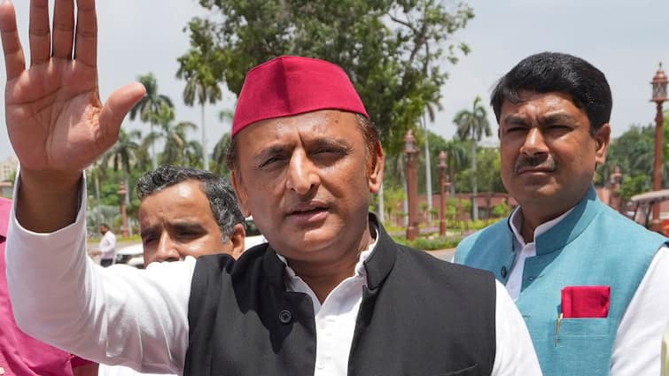 Akhilesh Yadav Demands Defamatory Action Against BJP MLA Rajesh Chaudhary Over Remark Against Mayawati BJP MLA's 'Defamatory' Remark Against Mayawati Draws Akhilesh Yadav's Ire